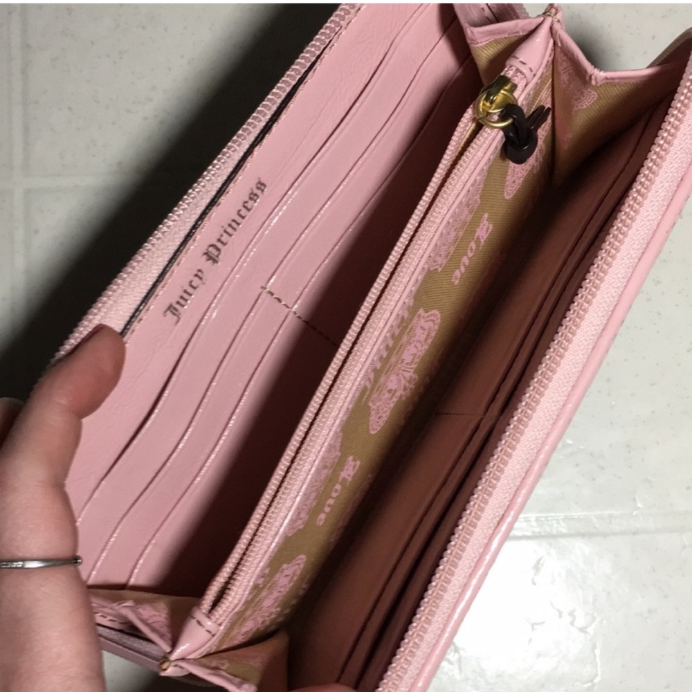 SOLD *Host Pick* Juicy Couture Princess Strawberry Wallet - Picture 5 of 13